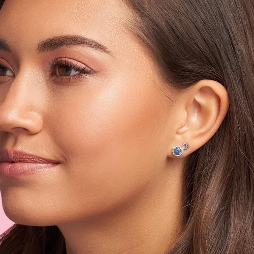 Vista 2 de Pandora ME Jewelry - Aretes de plata de ley con forma de luna creciente y cristal azul real, Metal Cristal