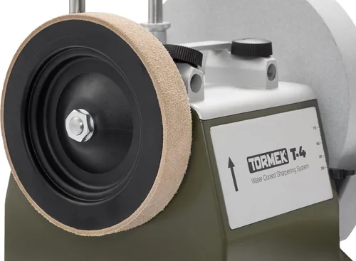 Vista 4 de Tormek T-4 Bushcraft – Sistema de afilado enfriado por agua para uso de caza y al aire libre – Afilador de cuchillos y hachas – Versión para EE. UU.