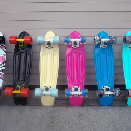 Vista 4 de Cal 7 - Patineta cruiser mini de plástico completa de 22 pulgadas