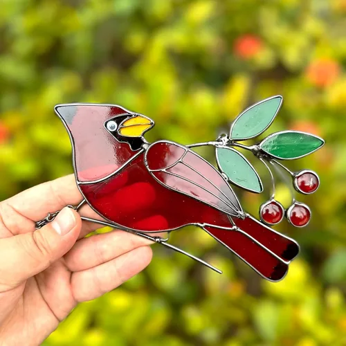 Vista 2 de Adornos de pájaros rojos, atrapasoles de vitral, colgante de vitrales cardenales, decoración cardenal para inauguración de la casa, regalos