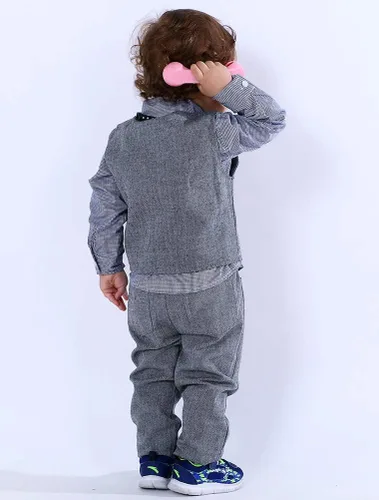 Vista 4 de Conjunto de chaleco de 3 piezas para bebé niño con camisa, chaleco y pantalón