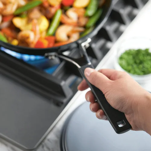 Vista 12 de KitchenAid 84803 Juego de sartenes antiadherentes de anodizado duro/sartén, 8.25 pulgadas y 10 pulgadas - Negro Onyx