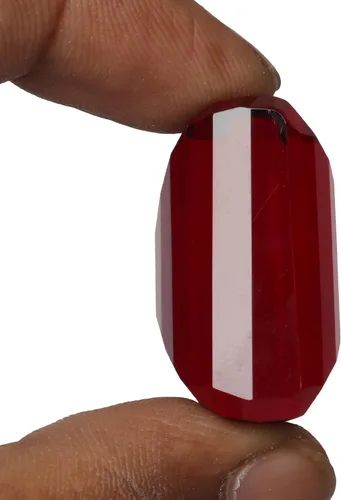 Vista 4 de GEMHUB Piedra hidrotermal de la joyería del topacio facetado del color rojo sangre del corte esmeralda 59.30 Ct, Gema, topacio