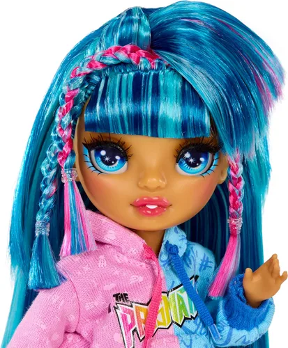 Vista 7 de Rainbow High Jr High Rock Band - Skyler, muñeca de moda azul de 9 pulgadas con micrófono más soporte y amplificador, personalizable con calcomanías