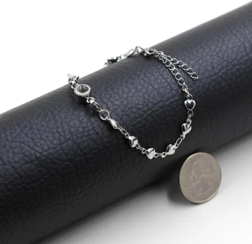 Vista 3 de Romántica pulsera de proyección de 100 idiomas con texto en inglés "I Love You" para mujer, pulsera ajustable de acero inoxidable con dije