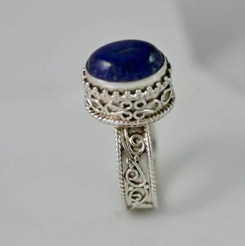 Vista 6 de Navya Craft Lapis Lazuli Ring, 925 Sterling Silver Handmade Statement Promise Ring for Women, Natural Lapis Lazuli Oval Gemstone Ring, September