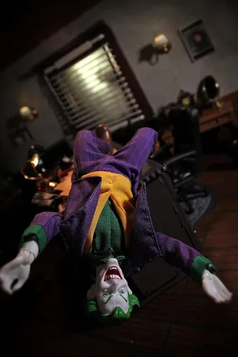 Vista 16 de DC Comics - Figura de acción de The Joker de 8 pulgadas