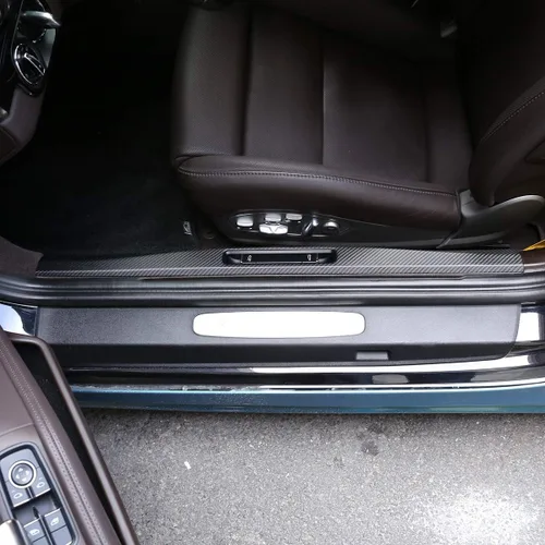 Vista 2 de YIWANG Placa de umbral de puerta de fibra de carbono 100% real para Porsche 911 718 2016 2017 2018 2019 2020 (mate)