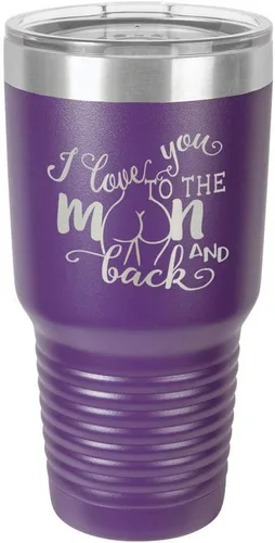 Vista 22 de Vaso negro de 30 onzas con popote y tapa superior deslizante con texto en inglés "I love you to the moon and back", color negro