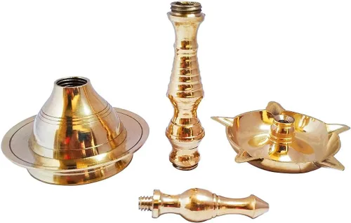 Vista 2 de Latón Kerala Samai Standing Deepak para Puja – Lámpara de aceite tradicional Diya Indian Grabado Profundo Diwali Deepawali Kutthu Vilakku Pooja