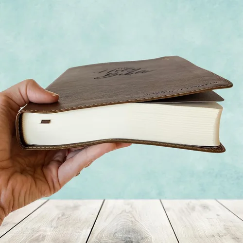 Vista 5 de Biblia grabada a mano con letras y láser NIV Journaling, regalo personalizado, grabado de nombre personalizado disponible