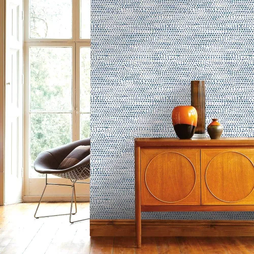Vista 3 de Tempaper Blue Moon Moire Dots - Papel tapiz removible para despegar y pegar, 20.5 pulgadas x 9 pies, fabricado en los Estados Unidos