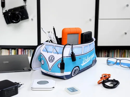 Vista 6 de BRISA VW Collection Volkswagen - Bolsa universal de neopreno para maquillaje, cosméticos, artículos de tocador para farmacia de viaje, en diseño