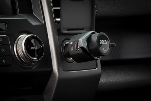 Vista 5 de Scosche Transmisor de radio FM Bluetooth para automóvil, kit manos libres con puertos de carga USB duales, cargador de coche USB A de 12 W + 20 W