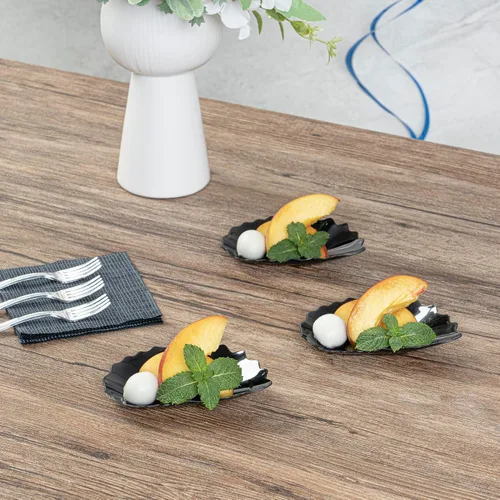 Vista 4 de Restaurantware Mini platos de plástico de 3.3 x 3.3 pulgadas, 100 platos desechables – Platos de degustación de plástico negro en forma de concha