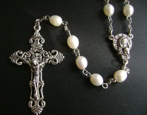 Vista 6 de elegantmedical Hecho a mano AAA 8-9MM perla natural perlas rosas rosario crucifijo Jesús cruz católica collar caja, Metal