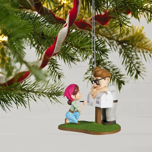 Vista 6 de Hallmark - Adorno de Navidad de plástico para recuerdo 2022, Disney/Pixar Up Carl & Ellie