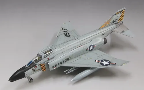 Vista 2 de FineMolds 1/72 US Air Force Jet Fighter F-4C Air National Guard (primera edición especial limitada) - Kit de construcción de modelos de plástico #