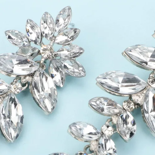 Vista 6 de Kercisbeauty Pendientes de araña de novia de boda, diamantes de imitación de champán, aretes largos de cristal delicado dorado, joyería para mujeres