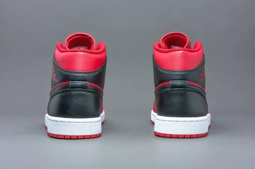 Vista 6 de Nike Men's Air Jordan 1 Mid Sneaker