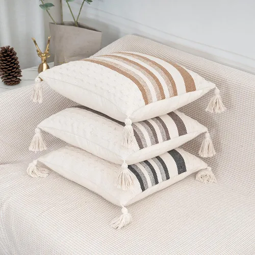Vista 3 de vctops Funda de almohada de rayas con borla, funda de cojín decorativa moderna para sofá, dormitorio, sin relleno (negro, 18 x 18 pulgadas)
