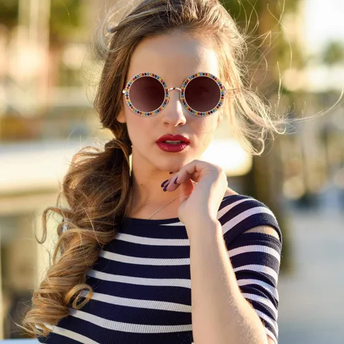 Vista 6 de 2 gafas de sol redondas de gran tamaño con diamantes de imitación para mujer