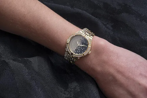 Vista 8 de GUESS 36mm Crystal Accent Watch