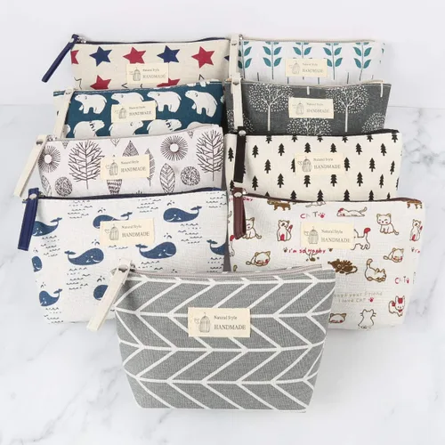 Vista 7 de RIAH FASHION Bolsa portátil de viaje para maquillaje cosmético, organizador de artículos de tocador, bolso de pulsera, floral, a cuadros, corcho