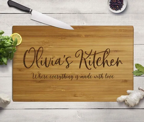 Vista 4 de Andaz Press Tabla de cortar grande personalizada de madera de bambú, 17.75 x 11 pulgadas, laureles rústicos, cocina de Olivia, donde todo se hace