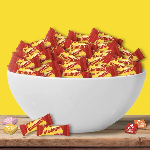 Vista 6 de STARBURST Caja a granel de caramelos masticables envueltos individualmente de tamaño divertido, caja de 4 libras