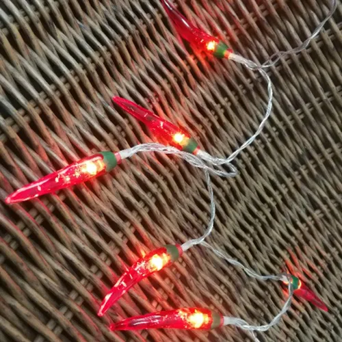 Vista 3 de OSALADI Guirnalda de luces LED de chile de 9.8 ft, 20 LED, funciona con pilas, luces rojas de chile para decoración de festivales, luces de chile