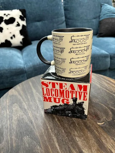 Vista 4 de The Unemployed Philosophers Guild Taza de café de locomotora de vapor, perfecta para los amantes de los trenes, viene en una divertida caja