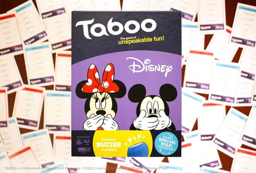 Vista 6 de Taboo: Edición Disney Juego de mesa de fiesta Juego temático de adivinar palabras en familia Mercancía oficialmente licenciada Juego para 2