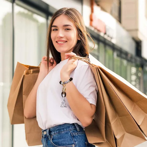 Vista 5 de BAOSIWA Pulsera de cuentas de silicona con llavero de pulsera para mujer con borla de cuero
