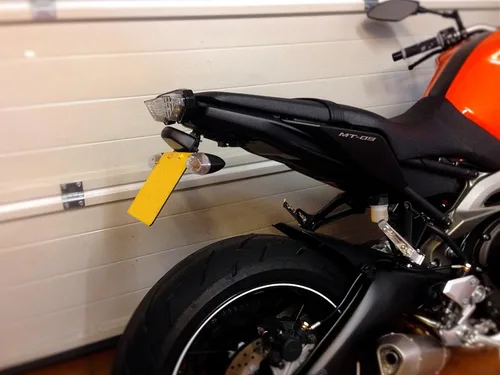 Vista 3 de Eliminador de guardabarros/Tail Tidy para Yamaha FZ-09 / MT-09 - Versión de luz de matrícula OEM