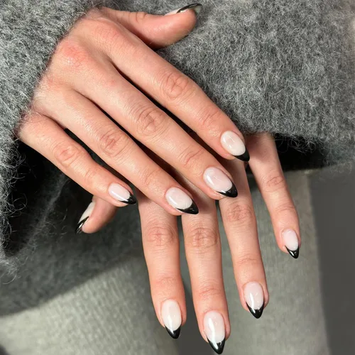 Vista 2 de 30 Uñas Postizas de Punta Francesa Negra a Presión, Uñas de Almendra Cortas para Presionar, Uñas Postizas Cortas en Forma de Almendra, Uñas