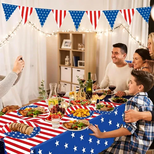 Vista 3 de Suministros de fiesta patriótica, juegos de decoración de fiesta patriótica de bandera americana, platos y servilletas de papel del 4 de julio