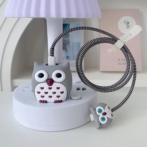 Vista 23 de Funda Protectora Bonita para Cable Cargador Adaptador USB-C de 20W para iPhone, Diseño Único Divertido Kawaii de Dibujos Animados 3D Funda