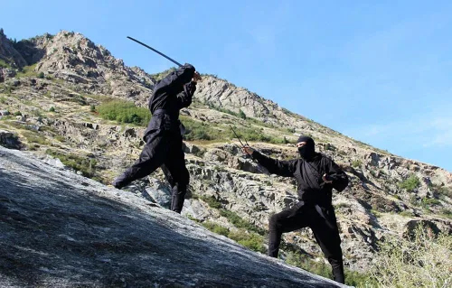 Vista 3 de Kage Ninja Gear, disfraz auténtico de ninja, 14onzas, incluye cinturón color negro