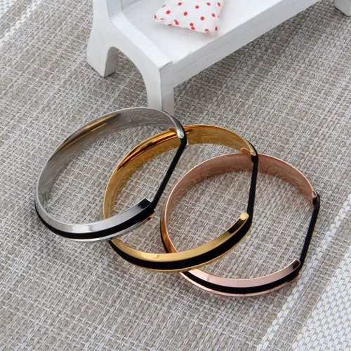 Vista 6 de Zuo Bao Pulsera de acero con ranura en V