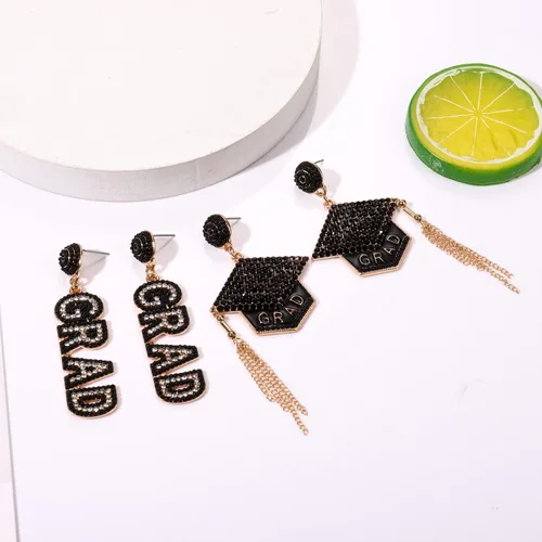 Vista 4 de 2 pares de aretes de graduación para mujer, regalos de graduación 2024 para ella, juego de aretes de graduación con cuentas de diamantes