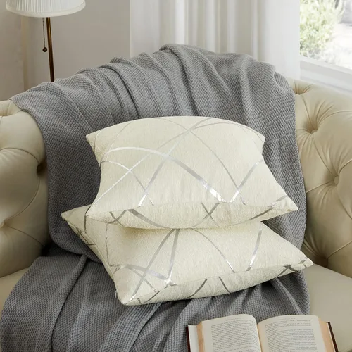 Vista 5 de GIGIZAZA - 2 paquetes de fundas de cojín de chenilla con rayas plateadas de jacquard para decoración de sofá Marfil