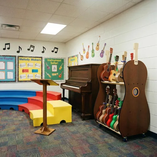 Vista 8 de Carrito de almacenamiento de ukelele móvil para escuelas (18) – The Band Room Estante para aula de música Fabricado en Estados Unidos
