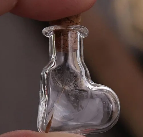 Vista 3 de Pequeños frascos de vidrio pequeños con tapones de corcho, botellas con corcho en forma de corazón, frascos de vidrio transparente, botellas