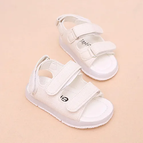 Vista 4 de Delicados mocasines para bebés y niñas, sandalias LED luminosas, sandalias deportivas para niños pequeños, zapatos de ocio con punta abierta
