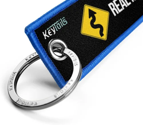 Vista 4 de KEYTAILS Llaveros, Etiqueta de Llave de Calidad Premium para Motocicleta, Automóvil, Scooter, ATV, UTV [A Los Hombres Reales Les Gustan Las Curvas]