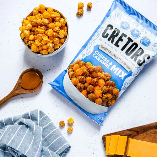 Vista 3 de G.H. Cretors Palomitas de maíz con caramelo gourmet - Queso irresistible y rico sabor a caramelo en prácticas bolsas individuales, 7.5 onzas