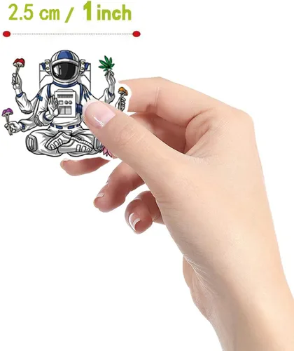 Vista 2 de 500 calcomanías de astronauta, etiquetas de dibujos animados geniales de 1 pulgada con 10 patrones, rollos de calcomanías autoadhesivos para álbumes