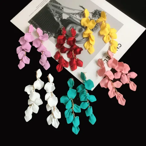 Vista 4 de Aretes largos colgantes de pétalos de rosas y flores de resina, colgantes con borla floral para mujeres y niñas, regalos de joyería elegantes