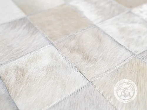 Vista 3 de Sunshine Cowhides Alfombra de piel de vaca Patchwork Blanco Natural - Calidad Premium (4x6')